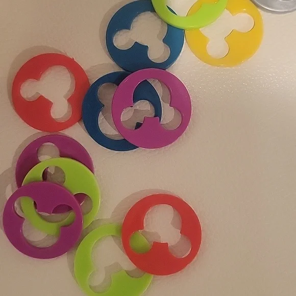 Disney Trivia tin set and extra packs - Picture 8 of 10